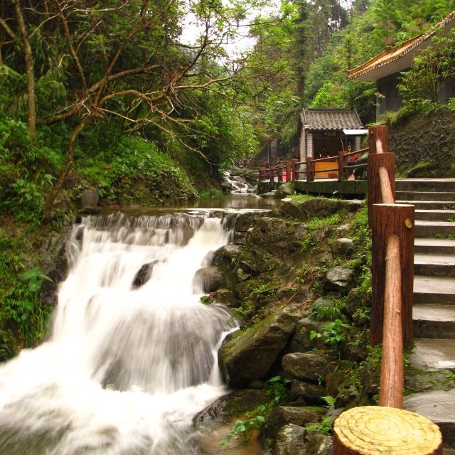 新兴县六祖藏佛坑-雨后瀑布景观