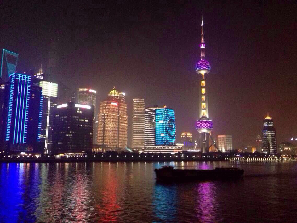 上海夜游黄浦江