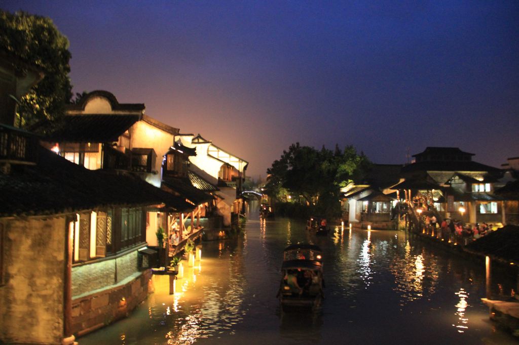 雨中漫游江南古镇---乌镇(西栅)的特景,水景,亱景
