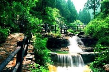 黄金谷瀑布群风景区