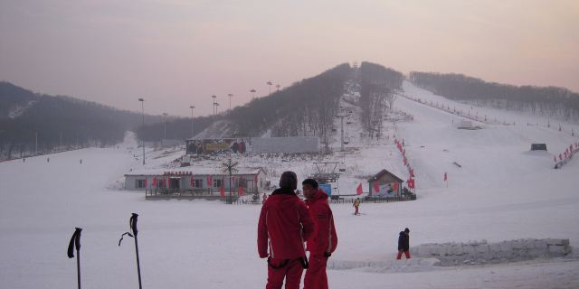莲花山滑雪场门票多少钱_莲花山滑雪场门票价
