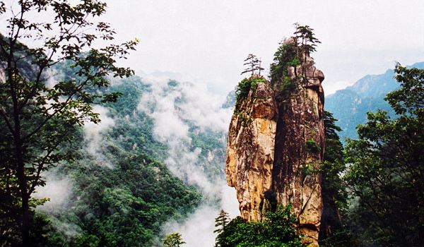 1米,属山岳型自然风景区.