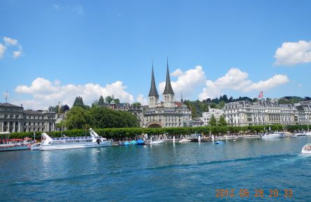 【i旅行】带著老妈游欧洲--瑞士 法国依云夏之