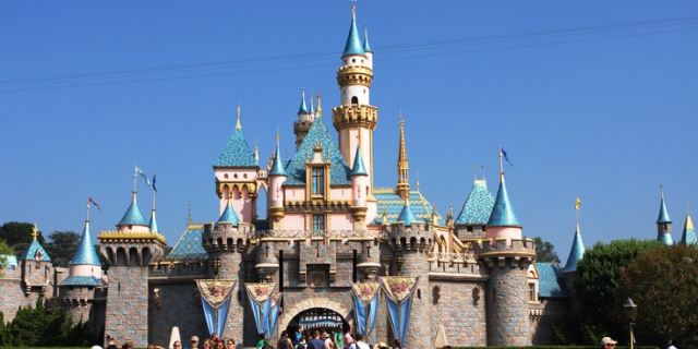 迪士尼乐园门票多少钱_迪士尼乐园门票价格_