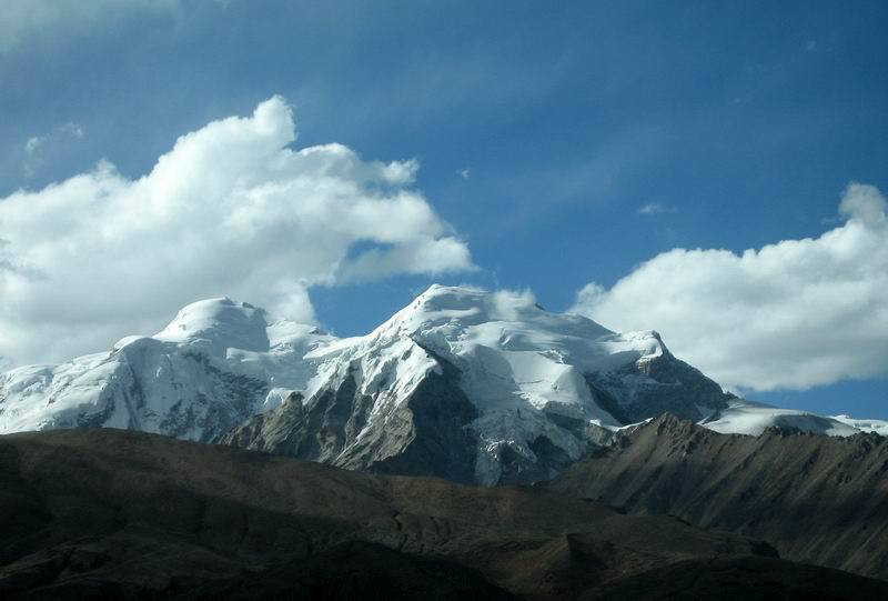 图18:摄于昆仑山主峰玉珠峰.