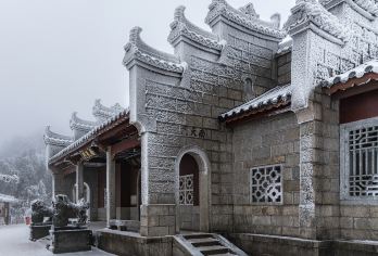 湖南长沙南岳衡山风景区一日游【纯玩包车+上门接送+行程自由】【[纯玩包车]包车出行，按车报价，行程独立自由，时间随心，睡到自然醒！家庭出游、亲子游、一对一服务。】