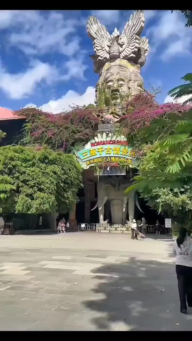 三亚千古情风景区是一处融合了三亚本土文化和旅游景观的综合性景区