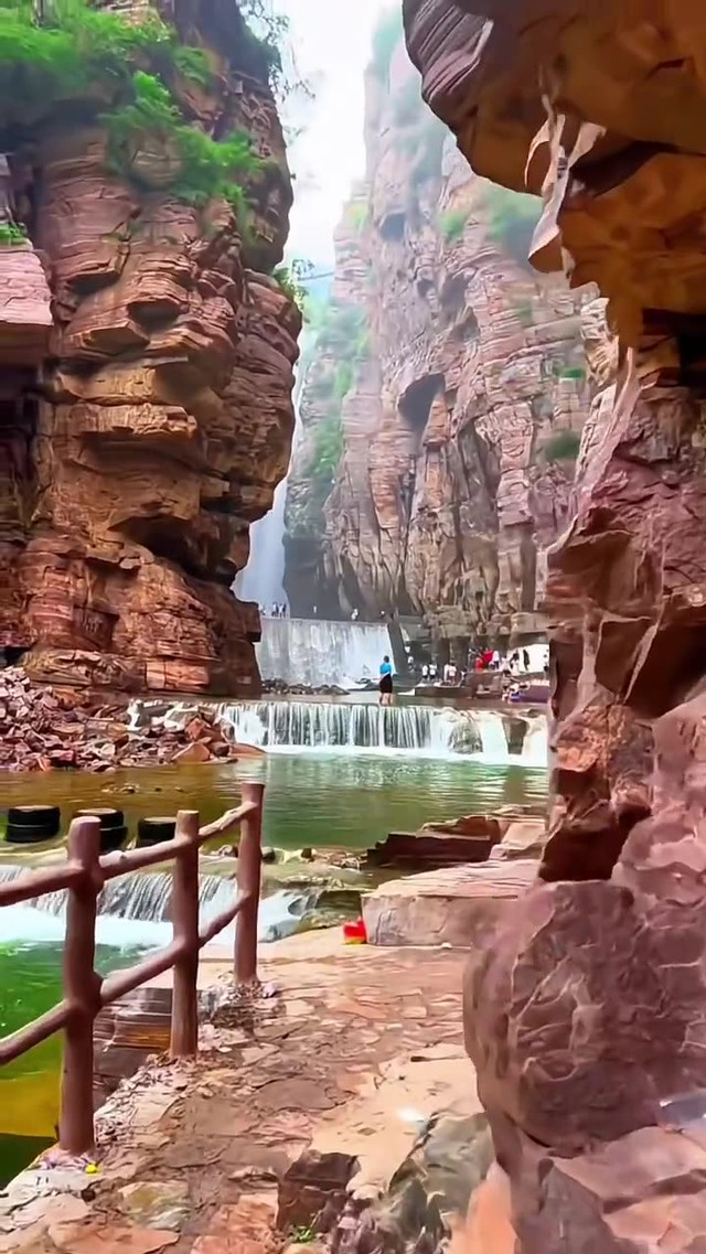 辉县天柱山大峡谷图片