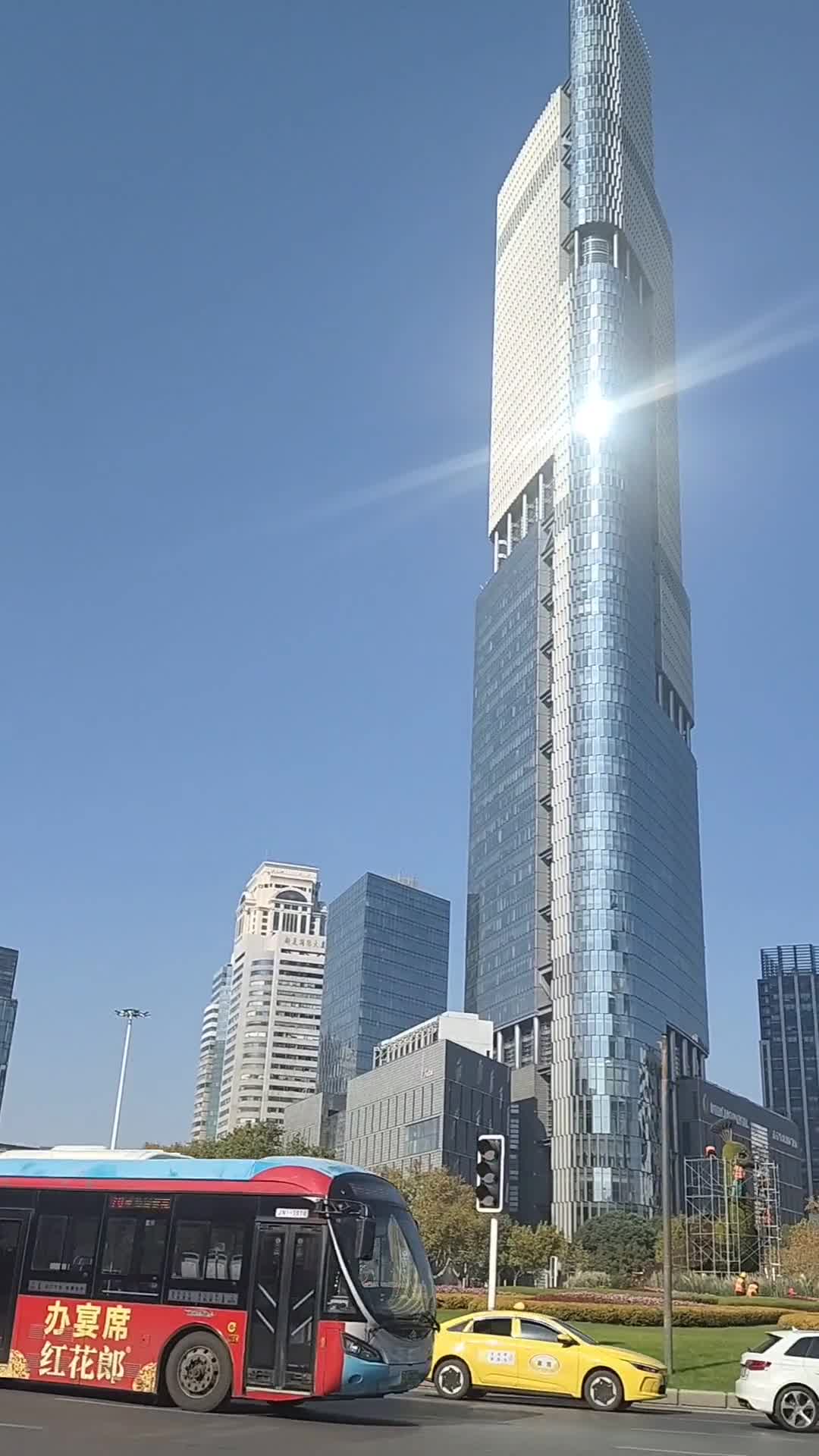 绿地紫峰大厦