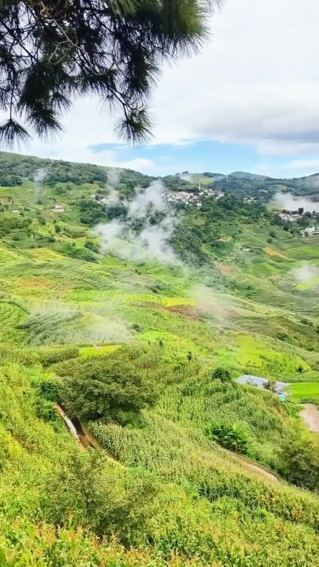 那诺梯田位于云南省玉溪市元江县那诺乡,是滇中地区以梯田景观著