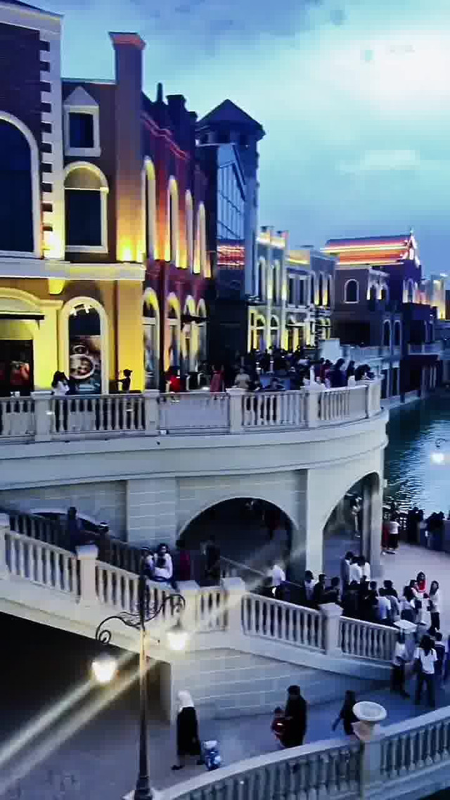 喀什地区攻略|走进月星上海城,你会被其内部的繁华景象所
