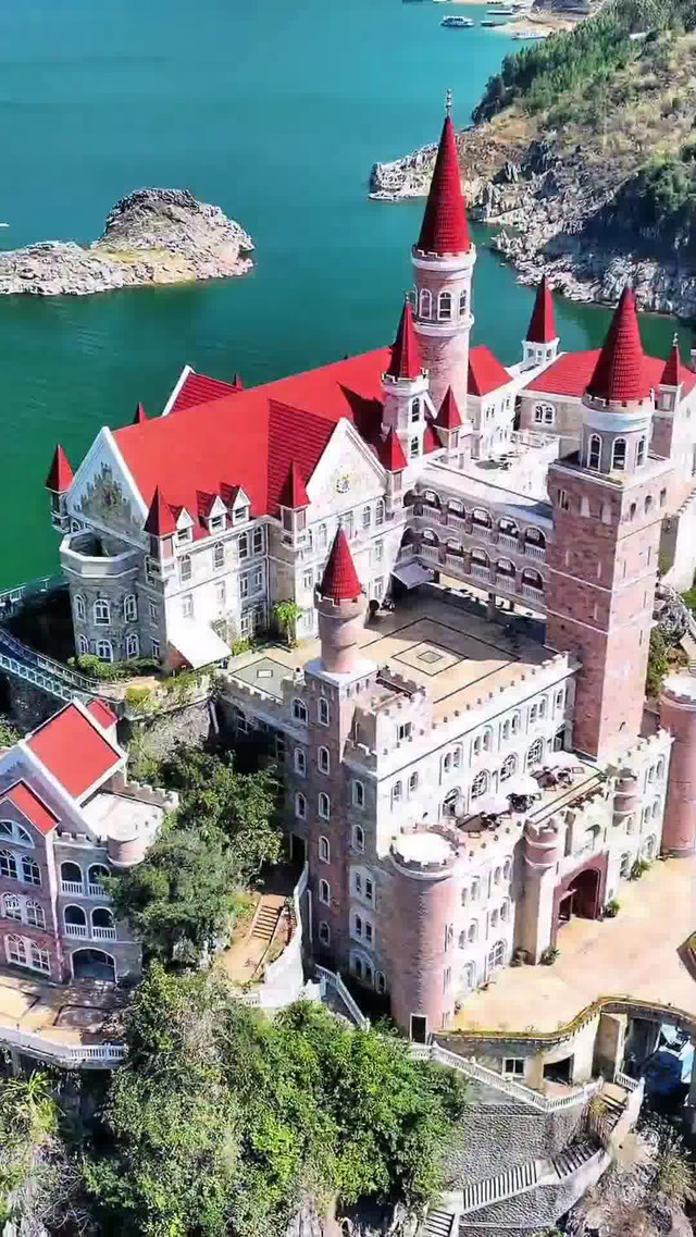 超强攻略_玩转兴义市吉隆堡度假村之行