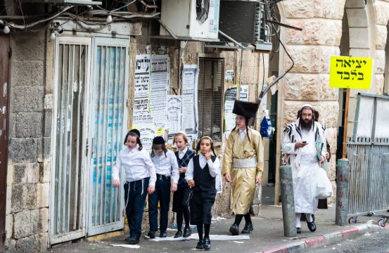 巴哈伊空中花园雅法老城的艺术街区蓝色的地中海雅法老城旁的跳蚤市场