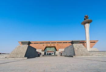 【洛阳起止】洛阳龙门石窟+博物馆+白马寺一日游【龙门石窟+白马寺+博物馆 感受洛阳深邃文化】