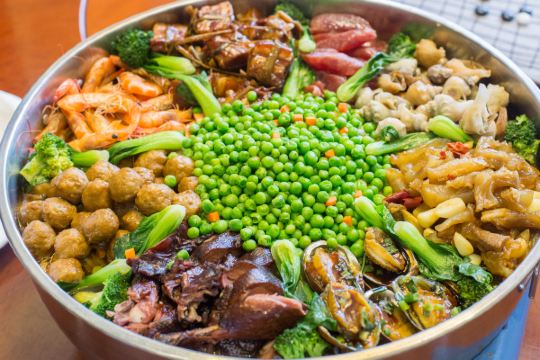 【美食推荐】 横店影视城的美食非常之多,美食街也非常之多.