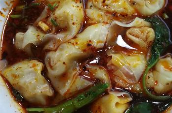 【携程美食林】重庆较场口夜市小吃街电话\/地