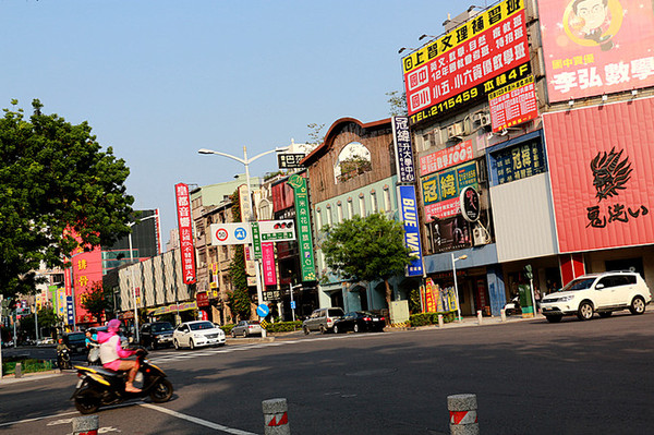 台湾省的街道设施怎么样 1008070000002pbp021E1_R_600_10000_Q90.jpg