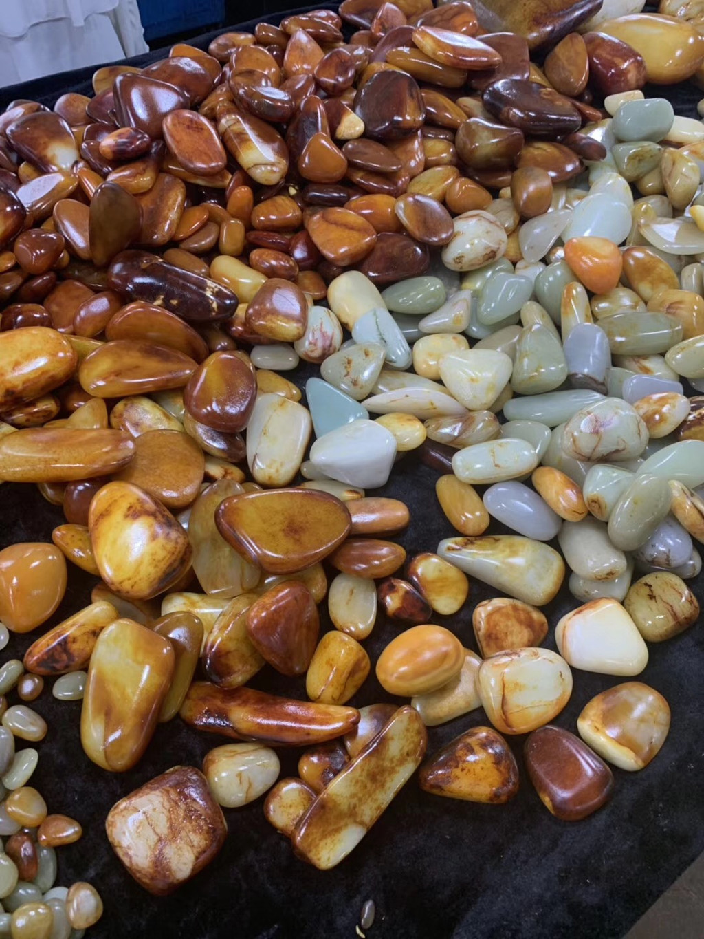 带你领略新疆和田玉石巴扎的千姿百态