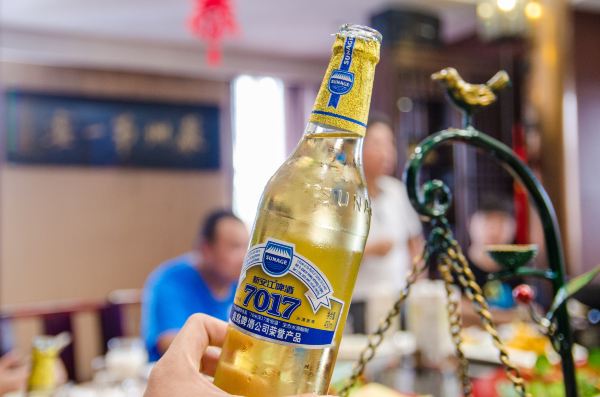 7017啤酒,建德的美酒,由70米高的大坝喷涌而出的17度新安江