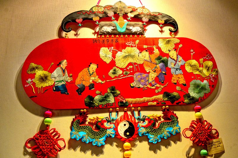 绌绌溢清香飞花出金剪