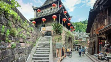 湖南湘西凤凰-东门城楼03