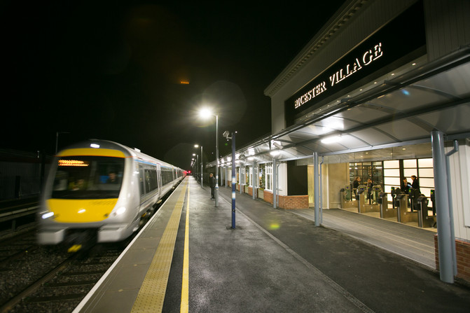 奕欧来欧洲购物村在华荣膺2016年度最佳购物