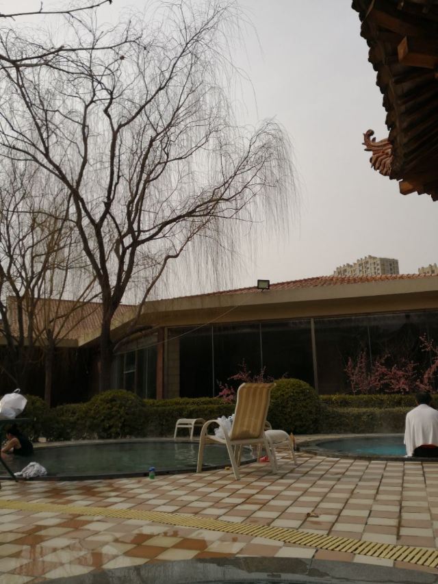 京东第一温泉度假村