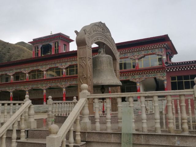 果洛白玉寺