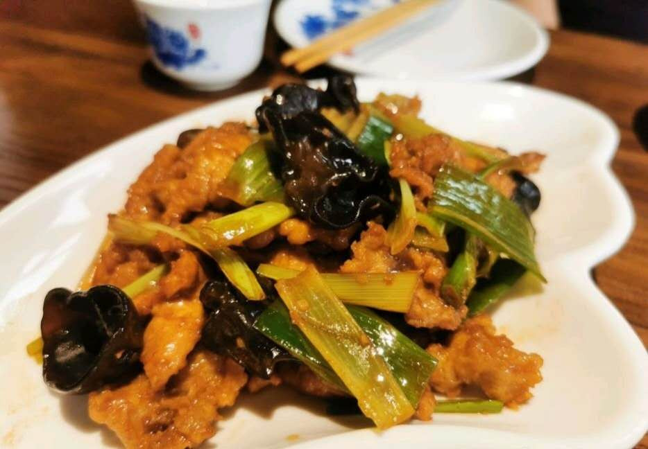 過油肉,山西的一道名菜,很好吃,肉一點都不柴,香嫩可口.