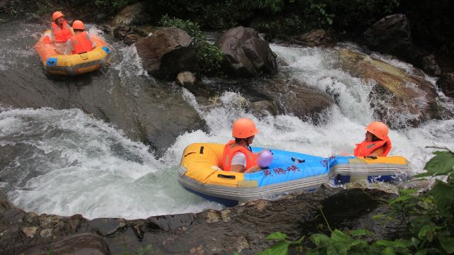 广东清远一日游【花卉小镇 黄腾峡漂流 挑战动感漂流 体验惊险刺激