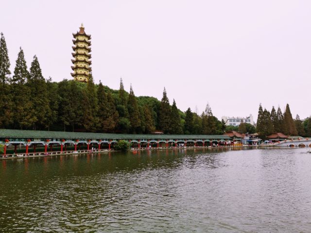 到了鄂州,莲花山还是值得一看,这里原来是元极功的发源地