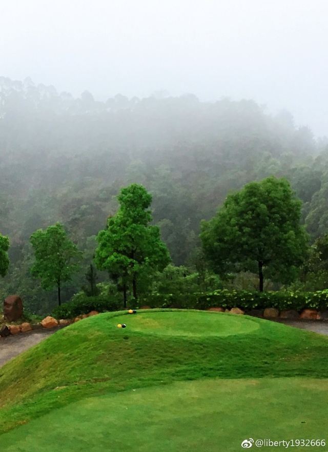 梅州麓湖山国际高尔夫球会