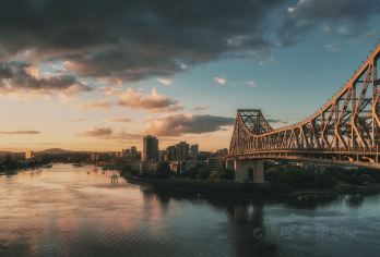 布里斯班南岸公园+龙柏考拉保护区+库塔山保护区一日游【包车】【[龙柏考拉]与古老的澳洲动物亲密拥抱的机会】