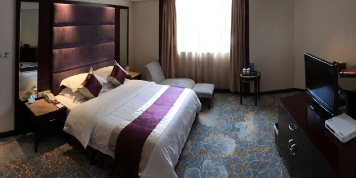 贵阳贵山大酒店1-3晚(毗邻喷水池) 温馨早餐 室内恒温泳池【市中心