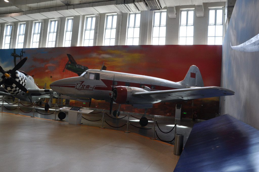 大跃进时期,北航师生设计制造的""北京一号"轻型客机"