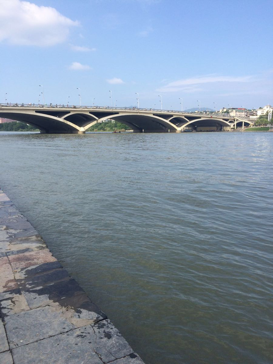 广西桂林阳朔北海东兴南宁五日游