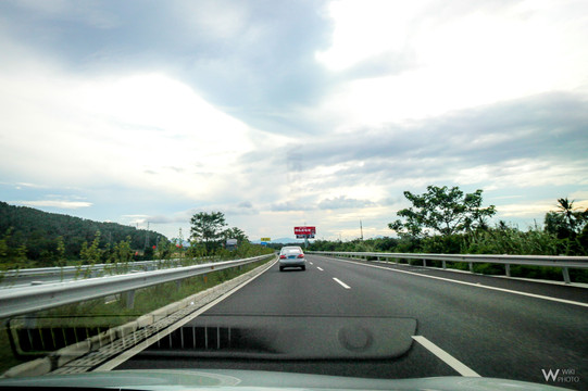 东线高速(海口-陵水)