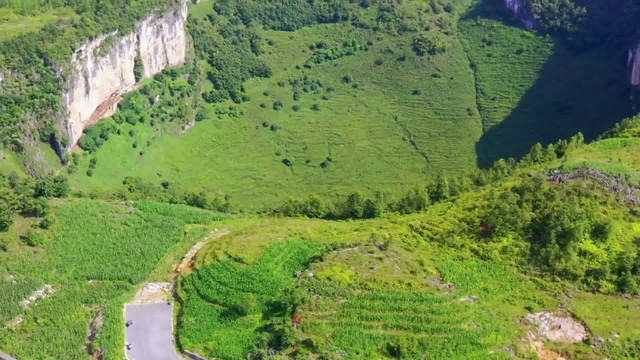 水城花戛天坑_六盘水花嘎天坑玩法