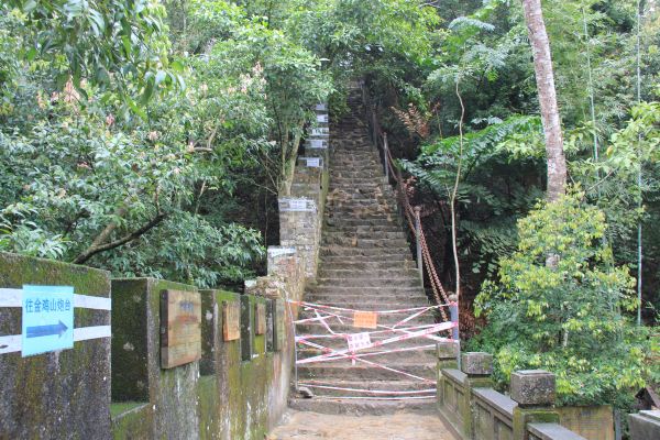 7.友谊关-去金鸡山炮台道路封闭