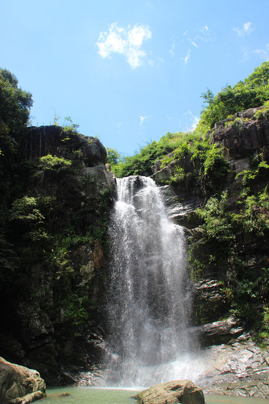 腾蛟镇地处平阳县西北部,位于平阳,瑞安,文成三县(市)交界处,是平阳