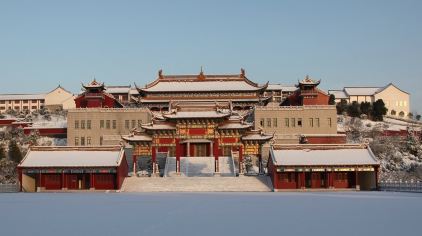 兜率天景區位於浙江紹興會稽山脈,景區由原東晉高僧支遁創建的彌勒庵