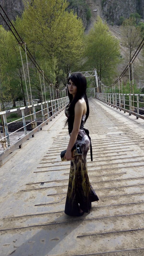 塔吉克斯坦街头美女图片