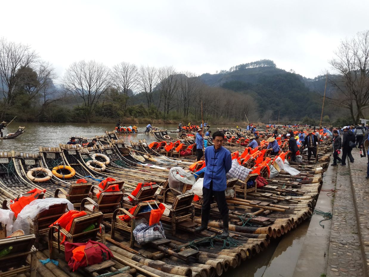 等待出发的竹筏码头 武夷山九曲溪