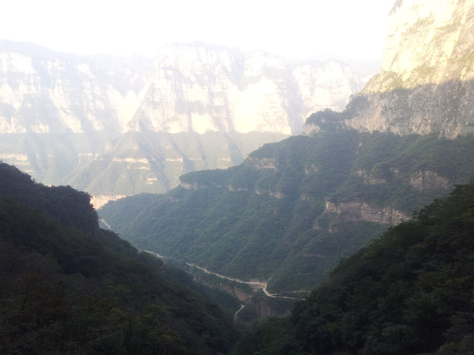 青龙蹿越,玄武巍峨--记南太行五日行 - 辉县游记