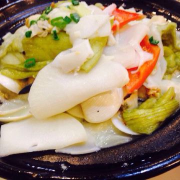 芋梗竹笋海白 酸酸的带点土腥的味道 不太吃的惯呀