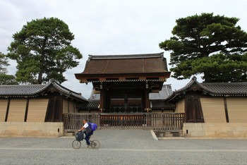 京都御所是1868年明治維新之前日本皇室的居所,佔地面積