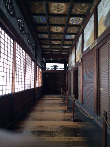 偷拍请见谅 二条城内部 据说当时用木头地板就是为了防止忍者暗杀