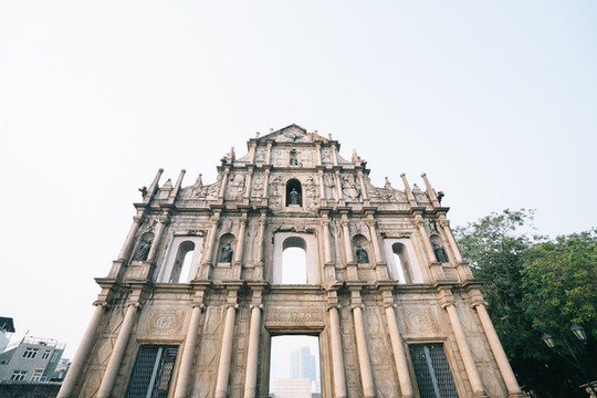 这个地方是传说中游澳门必须要来的地方,怎么说呢,就是一个古建筑,一