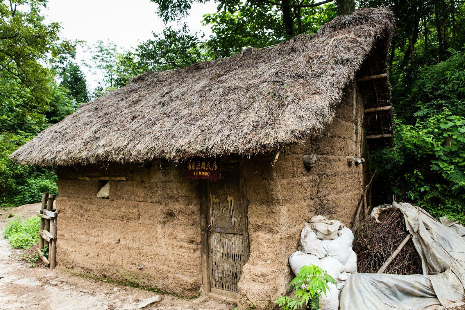 保留下来的唯一一处土草结构原始民居. 六枝梭嘎生态博物馆