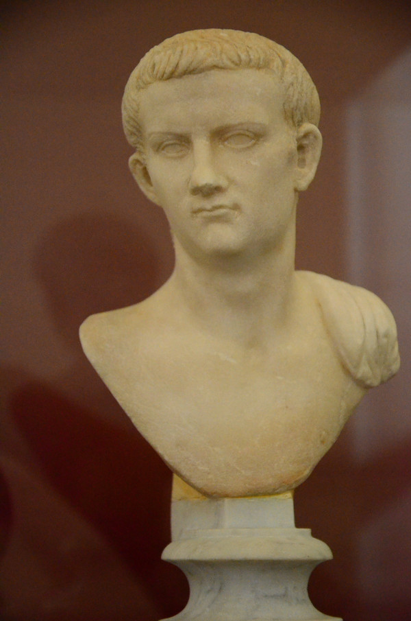 卡里古拉(caligula)皇帝头像公元41年在尼禄地道被刺杀
